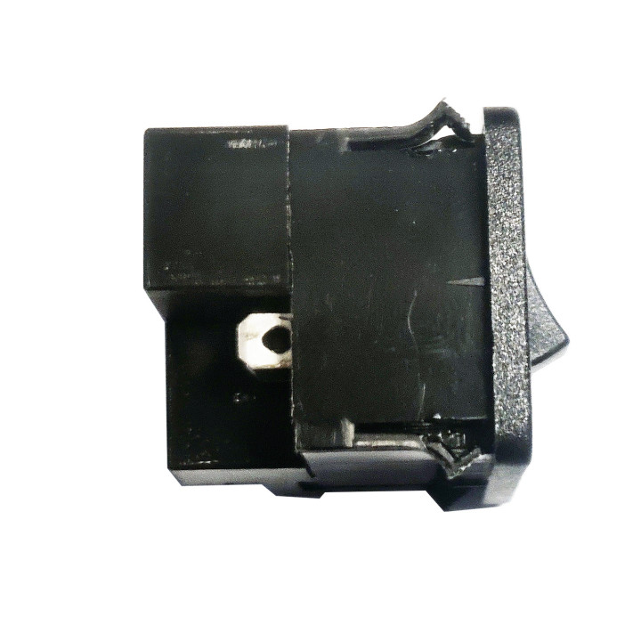 Panel-mounting IEC power module - with switch